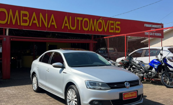 VW - VolksWagen JETTA Comfortline 2.0 T.Flex 8V 4p Tipt. 2012 Flex-5