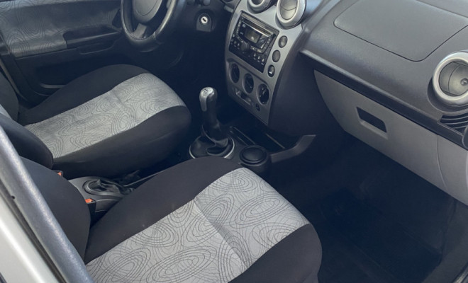 Ford Fiesta Sed. 1.6 8V Flex 4p 2009 Flex-6