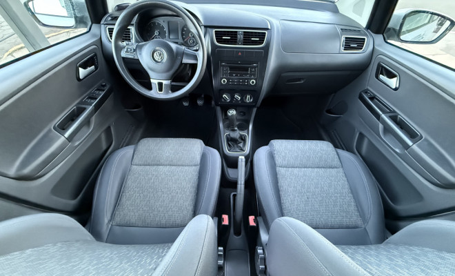 VW - VolksWagen Fox 1.0 Mi Total Flex 8V 5p 2013 Flex-4