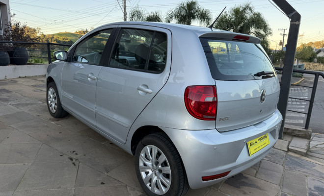 VW - VolksWagen Fox 1.0 Mi Total Flex 8V 5p 2013 Flex-2