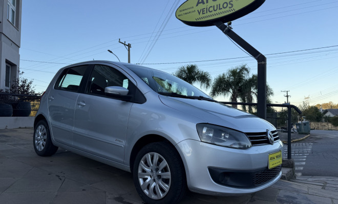 VW - VolksWagen Fox 1.0 Mi Total Flex 8V 5p 2013 Flex