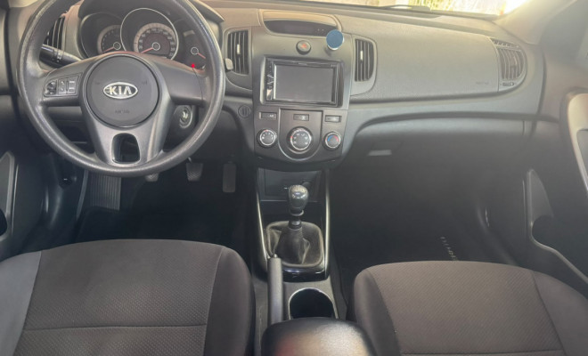 Kia Motors Cerato 1.6 16V Mec. 2011 Flex-3