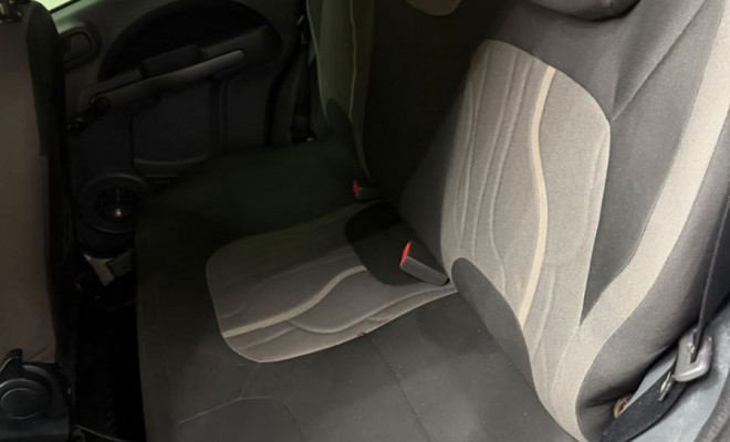 Fiat UNO ATTRACTIVE 1.4 EVO Fire Flex 8V 4p 2011-9