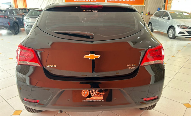 GM - Chevrolet ONIX HATCH LT 1.4 8V FlexPower 5p Mec. 2019 Flex-4