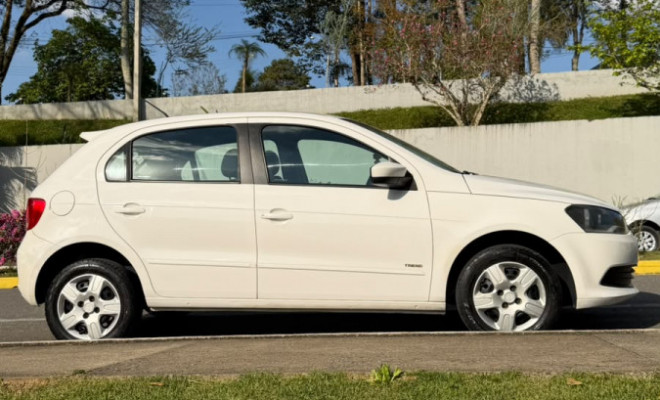 VW - VolksWagen Gol (novo) 1.0 Mi Total Flex 8V 4p 2013 Flex-10