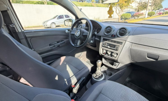 VW - VolksWagen Gol (novo) 1.0 Mi Total Flex 8V 4p 2013 Flex-4