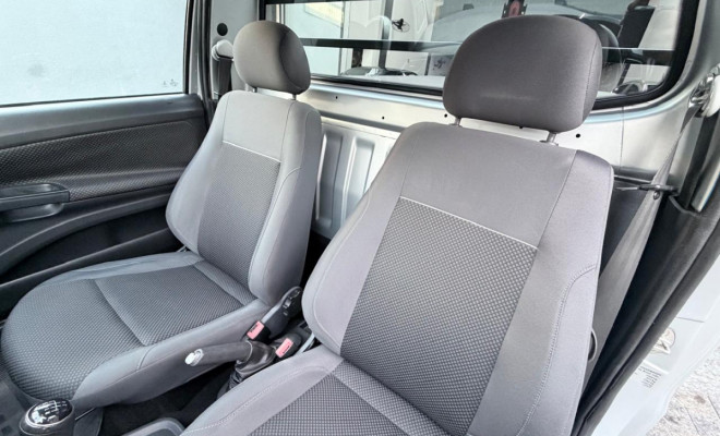 VW - VolksWagen Saveiro Trendline 1.6 T.Flex 8V 2019 Flex-1