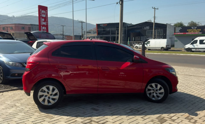 GM - Chevrolet ONIX HATCH LT 1.4 8V FlexPower 5p Mec. 2014 Flex-1