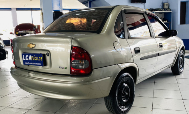 GM - Chevrolet Classic Life/LS 1.0 VHC FlexP. 4p 2010 Flex-4