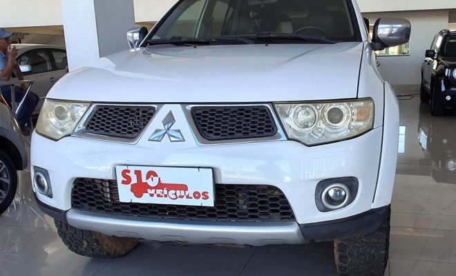 Mitsubishi L200 Triton GLS 3.2 CD TB Int.Diesel Mec 2013 Diesel