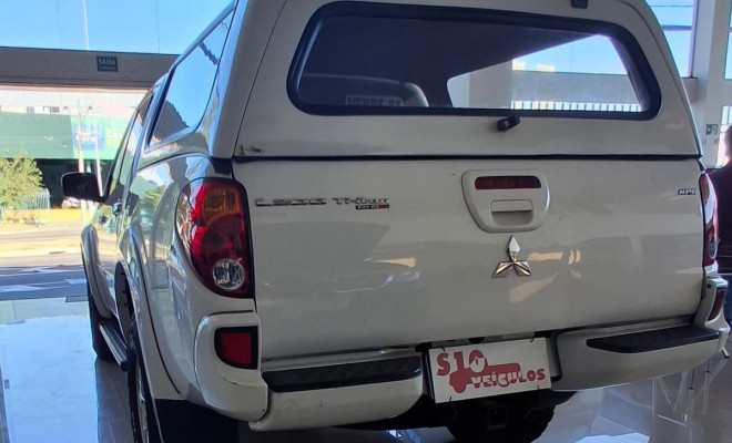 Mitsubishi L200 Triton GLS 3.2 CD TB Int.Diesel Mec 2013 Diesel-2
