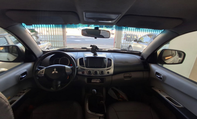 Mitsubishi L200 Triton GLS 3.2 CD TB Int.Diesel Mec 2013 Diesel-7