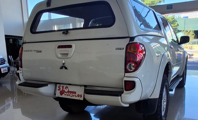 Mitsubishi L200 Triton GLS 3.2 CD TB Int.Diesel Mec 2013 Diesel-4