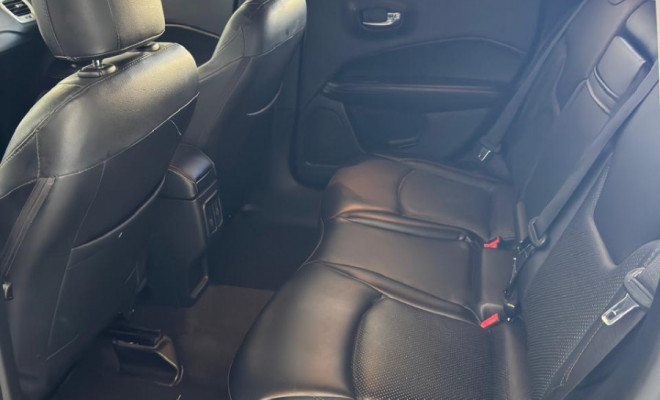 Compass Sport 2.0 Aut. 2019 - Completíssima, Confortável e com Baixa Quilometragem!-8