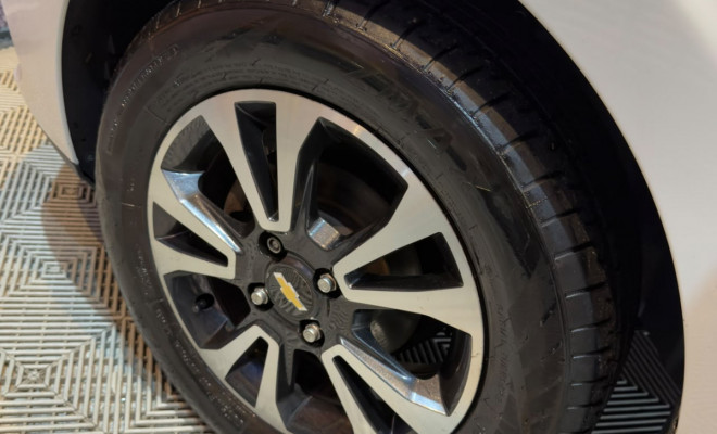 GM - Chevrolet ONIX HATCH LTZ 1.4 8V FlexPower 5p Mec. 2015 Flex-10