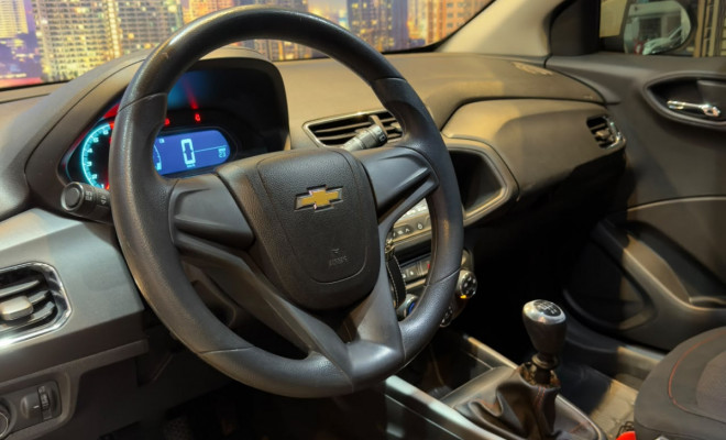 GM - Chevrolet ONIX HATCH LTZ 1.4 8V FlexPower 5p Mec. 2015 Flex-12