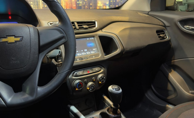 GM - Chevrolet ONIX HATCH LTZ 1.4 8V FlexPower 5p Mec. 2015 Flex-16