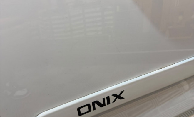 GM - Chevrolet ONIX HATCH LTZ 1.4 8V FlexPower 5p Mec. 2015 Flex-14