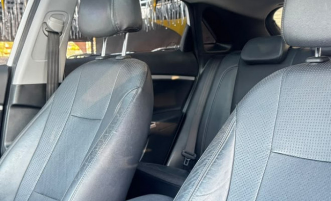 Hyundai i30 Serie Limitada 1.8 16V Aut. 5p 2015 Gasolina-8
