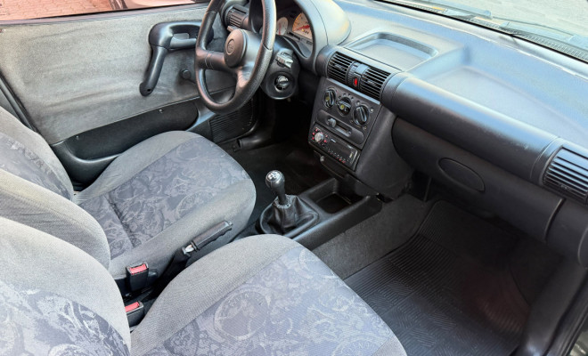 GM - Chevrolet Corsa Hatchback 1.0 MPFI 8V 71cv 5p 2002 Gasolina-5