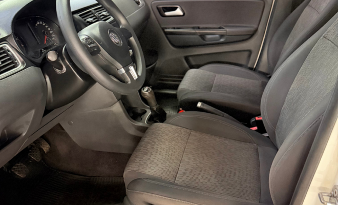 VW - VolksWagen Fox 1.6 Mi Total Flex 8V 5p 2013 Flex-6