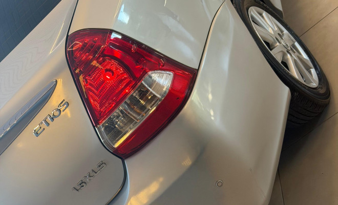 Toyota ETIOS XLS Sedan 1.5 Flex 16V 4p Aut. 2018 Flex-6