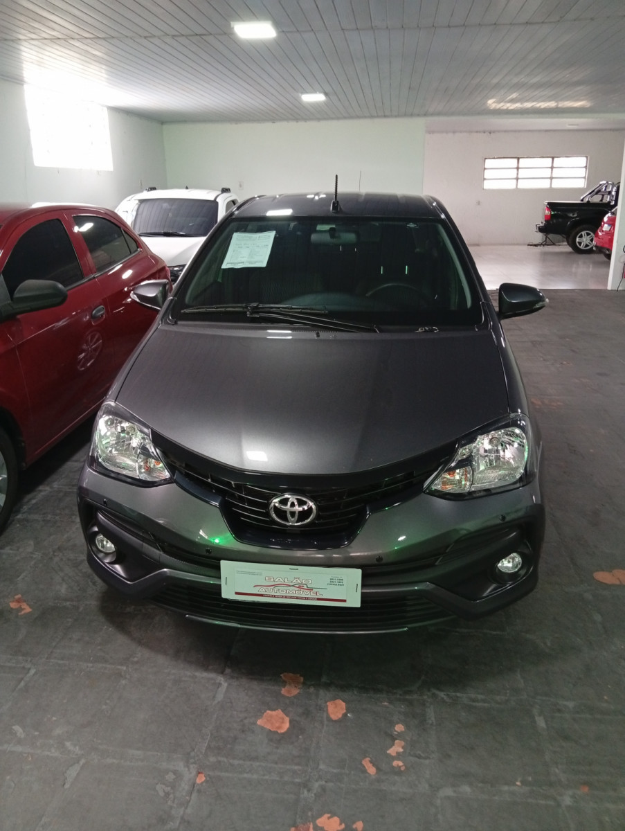 Toyota Etios 2021 à venda