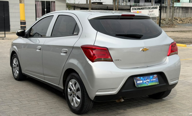 GM - Chevrolet ONIX HATCH LT 1.0 8V FlexPower 5p Mec. 2019 Flex-4