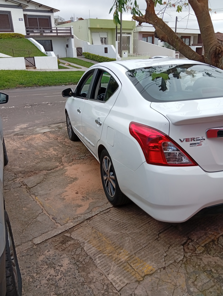 Nissan Versa Sl 1.6 16V Flexstart 4P Aut. - foto 5