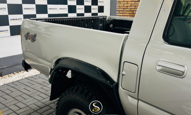 Toyota Hilux CD SRV 4x4 3.0 8V 116cv TB Diesel 2003 Diesel-1