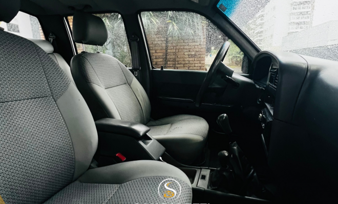 Toyota Hilux CD SRV 4x4 3.0 8V 116cv TB Diesel 2003 Diesel-5