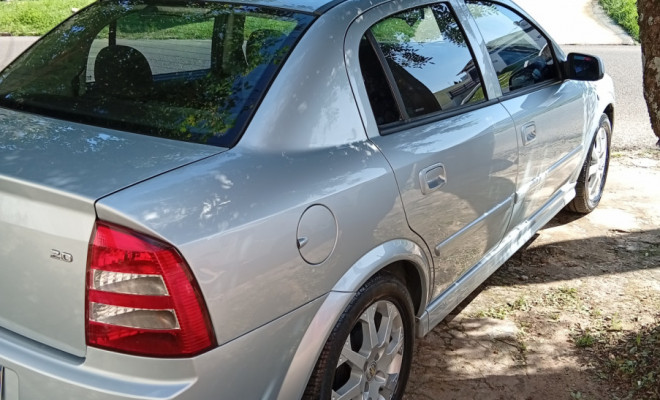 GM - Chevrolet Astra Sed. Advant. 2.0 8V MPFI FlexP. 4p 2011 Flex-2