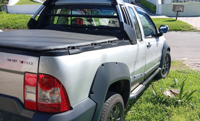 Fiat Strada Adventure 1.8 1.8 Locker Flex Ce - foto 6