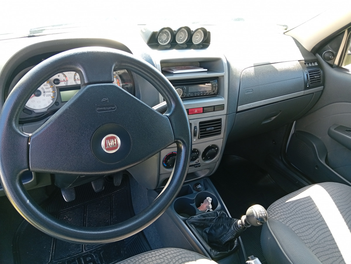 Fiat Strada Adventure 1.8 1.8 Locker Flex Ce - foto 7