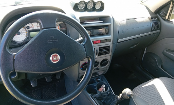 Fiat Strada Adventure 1.8 1.8 Locker Flex Ce - foto 8