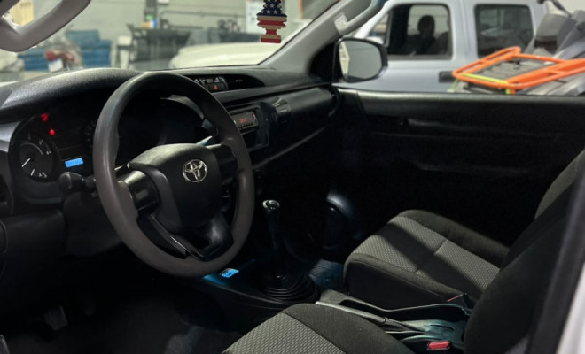 Toyota Hilux CS 4x4 2.8 TDI Diesel Mec. 2017 Diesel-1