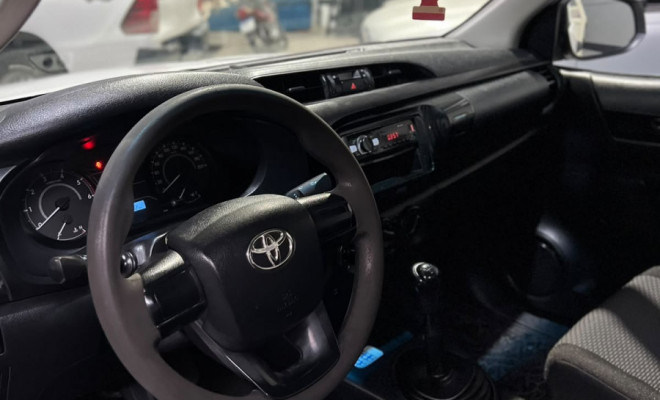 Toyota Hilux CS 4x4 2.8 TDI Diesel Mec. 2017 Diesel-2