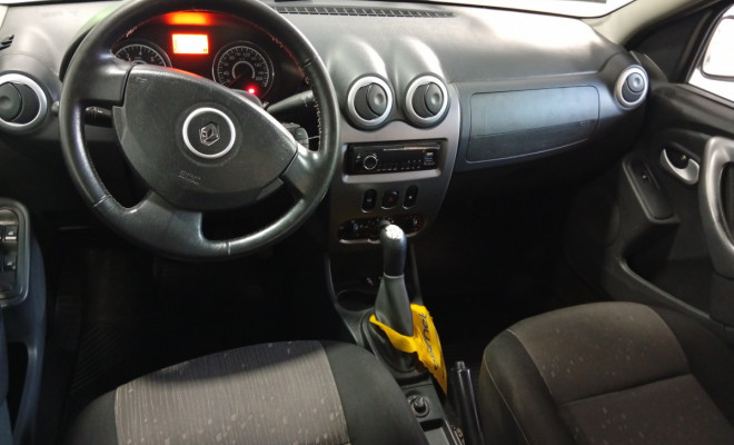 Renault Logan Expression Hi Flex 1.6 8V 4P - foto 12
