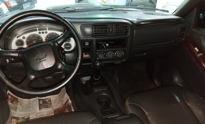 GM - Chevrolet S10 Pick-Up Exec. 2.8 4x2 CD TB Int.Dies 2008 Gasolina-4