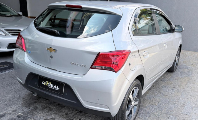 GM - Chevrolet ONIX HATCH LTZ 1.4 8V FlexPower 5p Aut. 2017 Flex-6