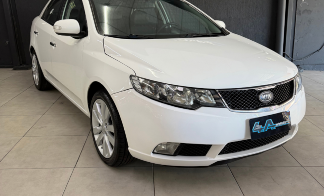 Kia Motors Cerato 1.6 16V Mec. 2010 Gasolina-2