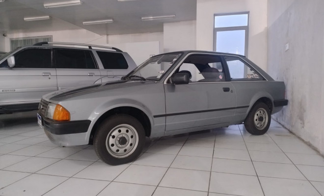 Ford Escort L/LX 1.6 1985 Álcool-2