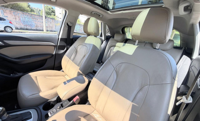 Audi Q3 2.0 TFSI Quat. 170/180cv S-tronic 5p 2013 Gasolina-1