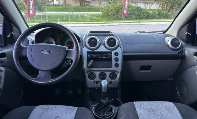 Ford Fiesta 1.0 8V Flex - 2010-7