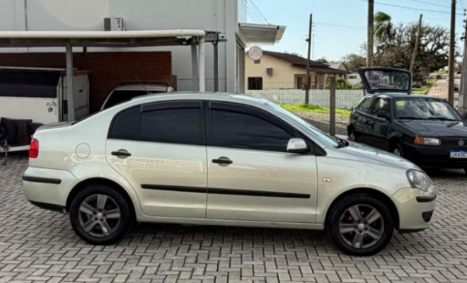 VW - VolksWagen Polo Sed. COMFORT. 1.6 Mi Tot. Flex 8v 2008 Flex-0