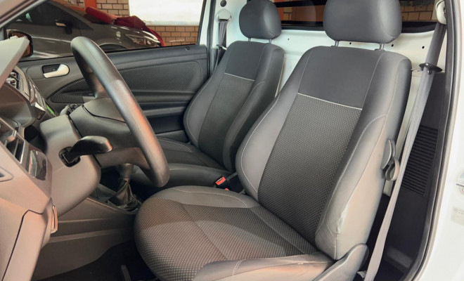 VW - VolksWagen Saveiro Trendline 1.6 T.Flex 8V 2018 Flex-10