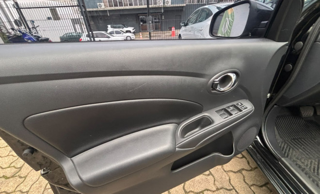 Nissan VERSA SL 1.6 16V FlexStart 4p Aut. 2017 Flex-8