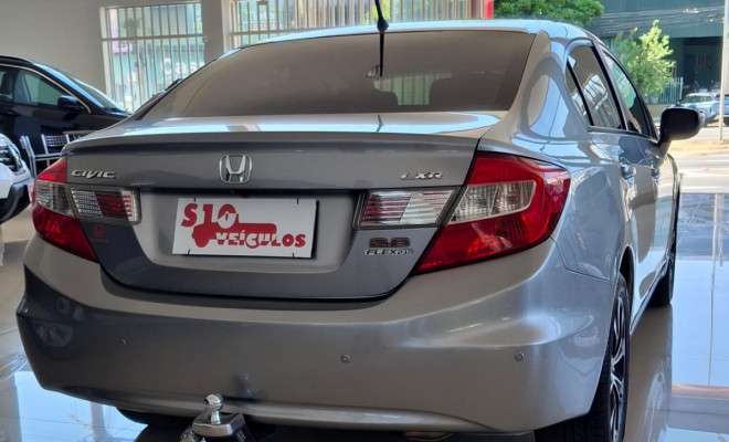 Honda Civic Sedan LXR 2.0 Flexone 16V Aut. 4p 2016 Flex-4