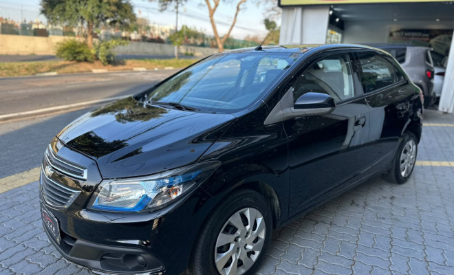 GM - Chevrolet ONIX HATCH LT 1.4 8V FlexPower 5p Mec. 2013 Flex-0