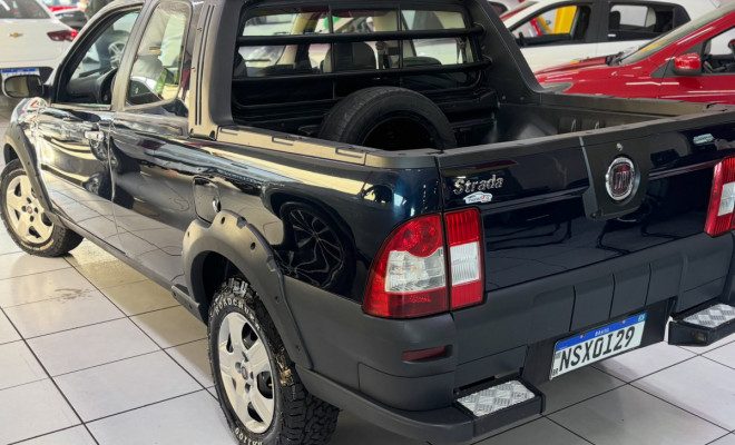 Fiat Strada Working 1.4 CD 2011-2